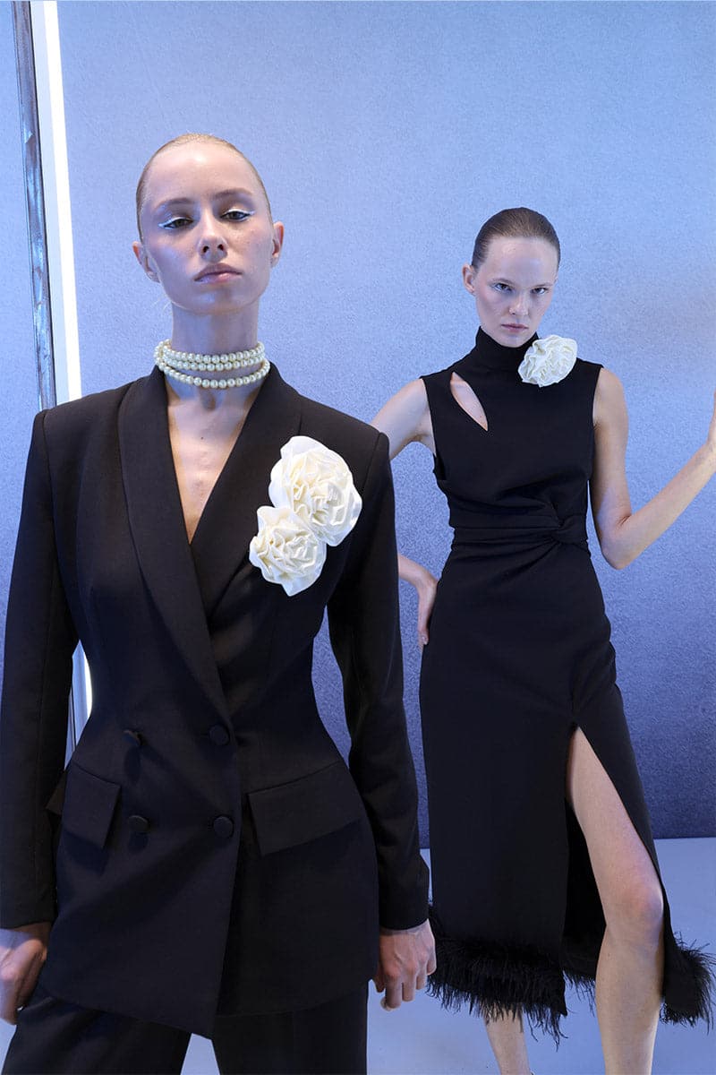 BLACK HOURGLASS SUIT SET - Image 9