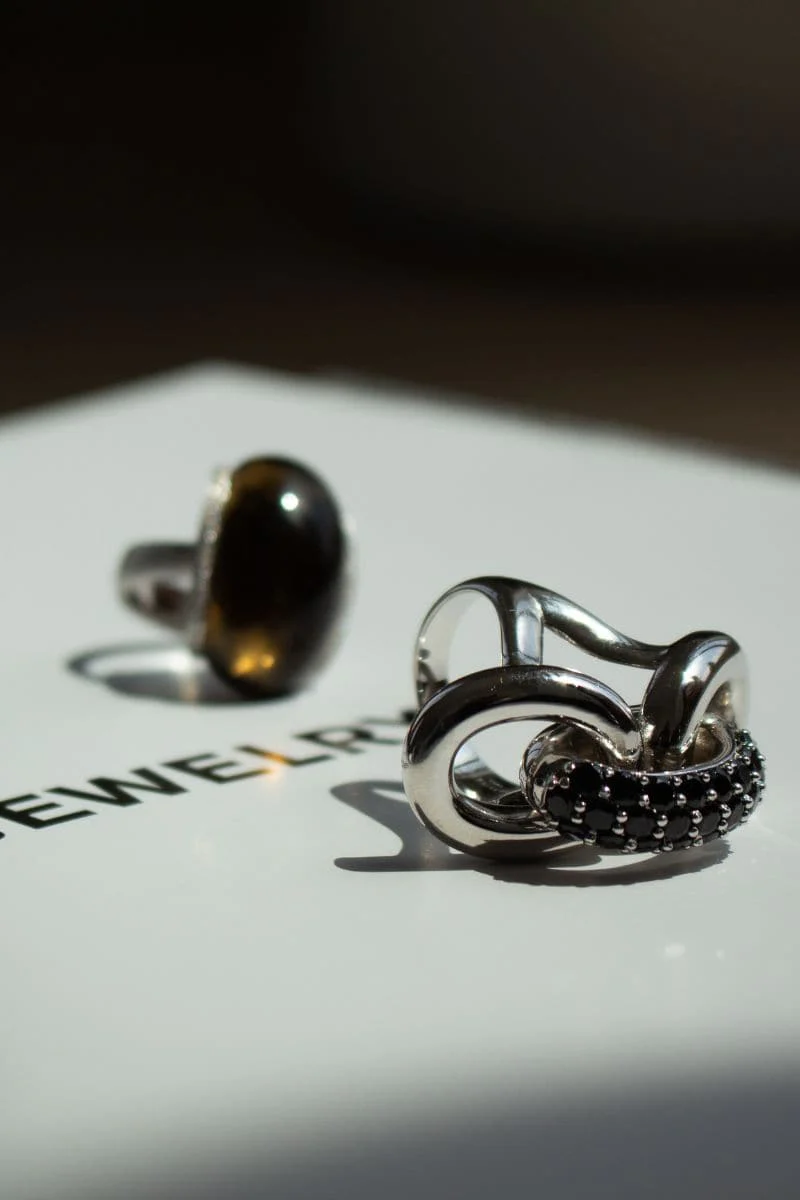 BLACK SPINEL LINKS RING - Image 3