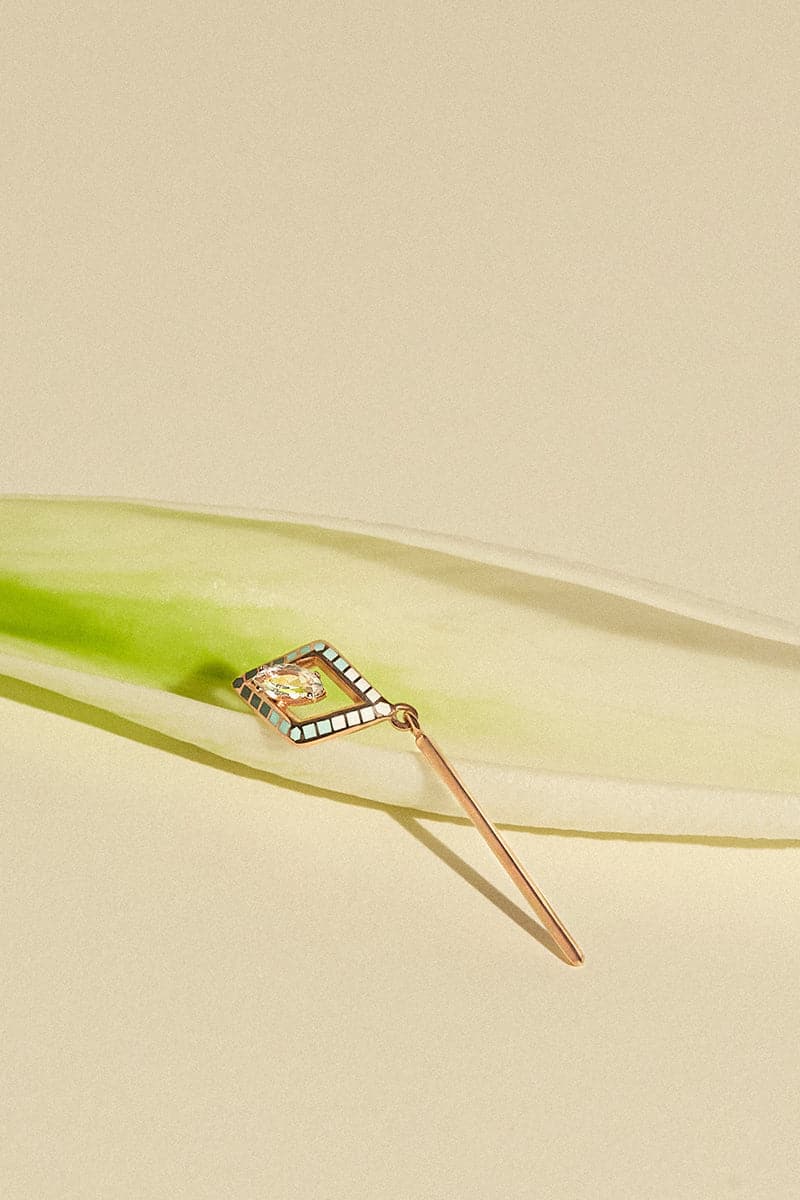 KORA PLATED DROP EARRINGS - Image 9