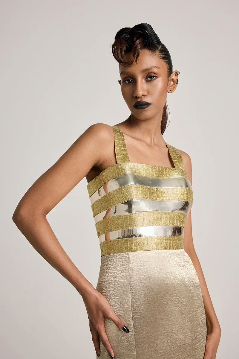 METALLIC GOLD FISHTAIL GOWN - Image 5
