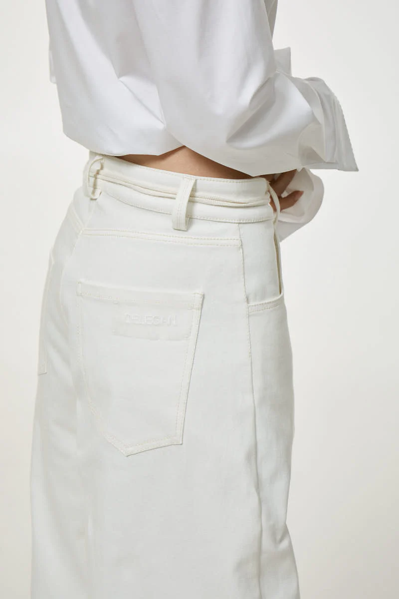 MILK COLORED RELAXED FIT JEANS - Image 4