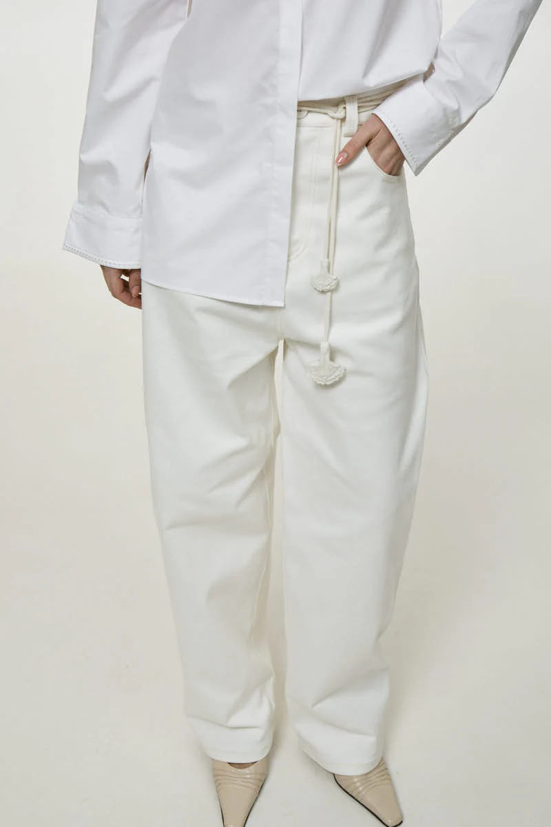 MILK COLORED RELAXED FIT JEANS - Image 5