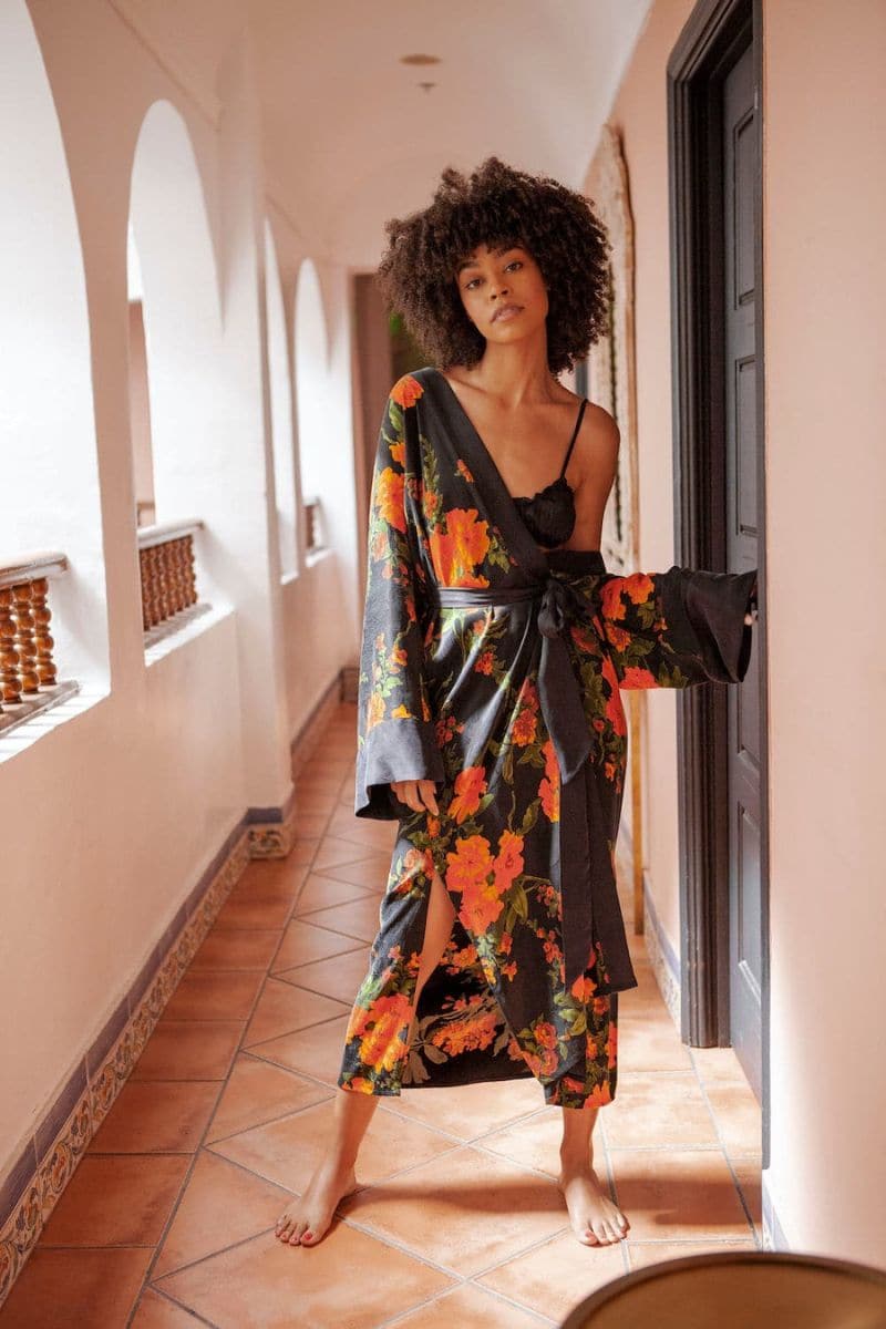 OLIVIA PRINTED VEGAN SILK ROBE - Image 5