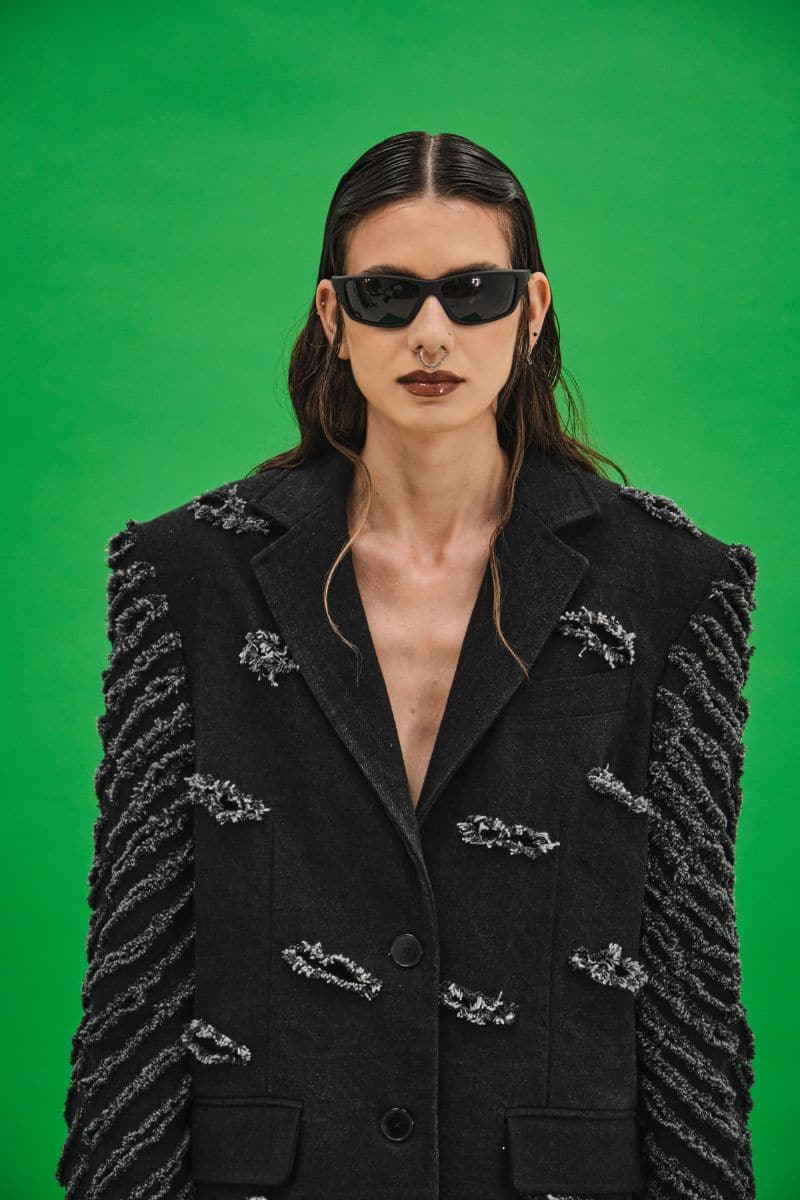 OVERSIZED DISTRESSED DENIM JACKET - Image 4