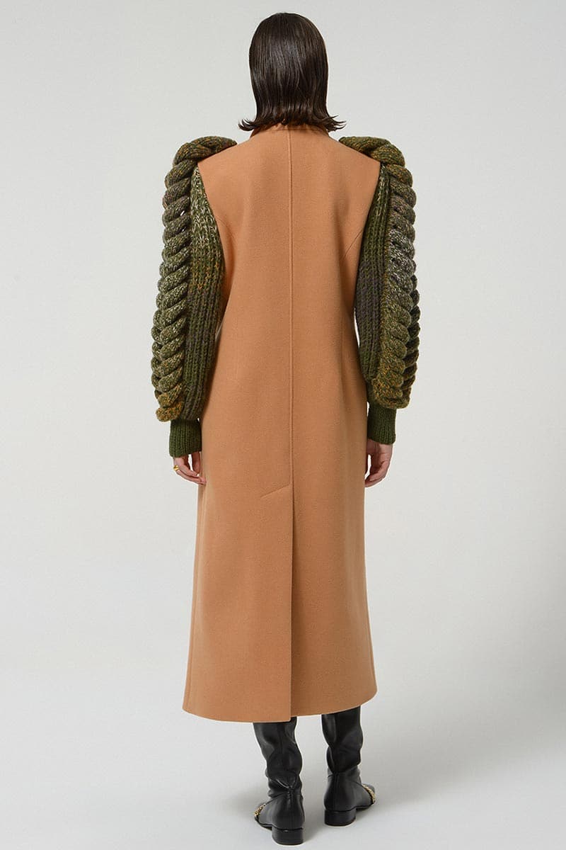 SOFT WOOL CAMEL PLAITED COAT - Image 4