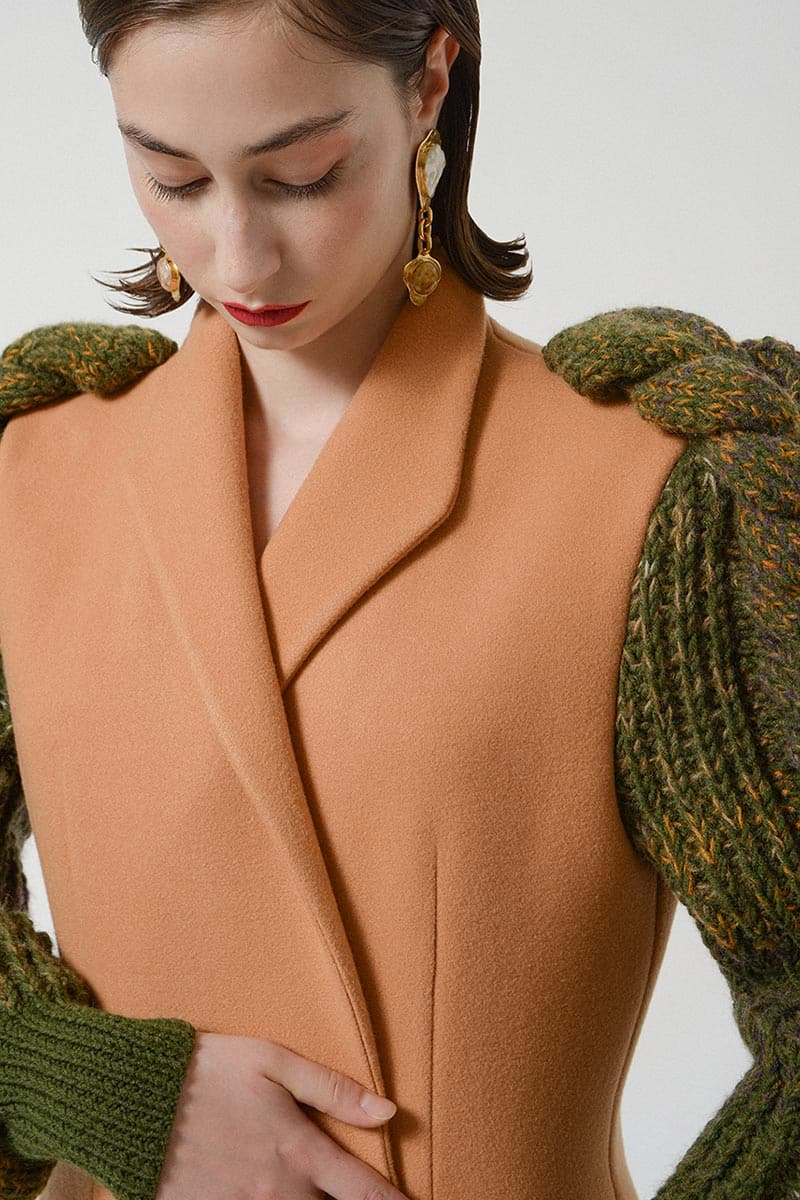 SOFT WOOL CAMEL PLAITED COAT - Image 5