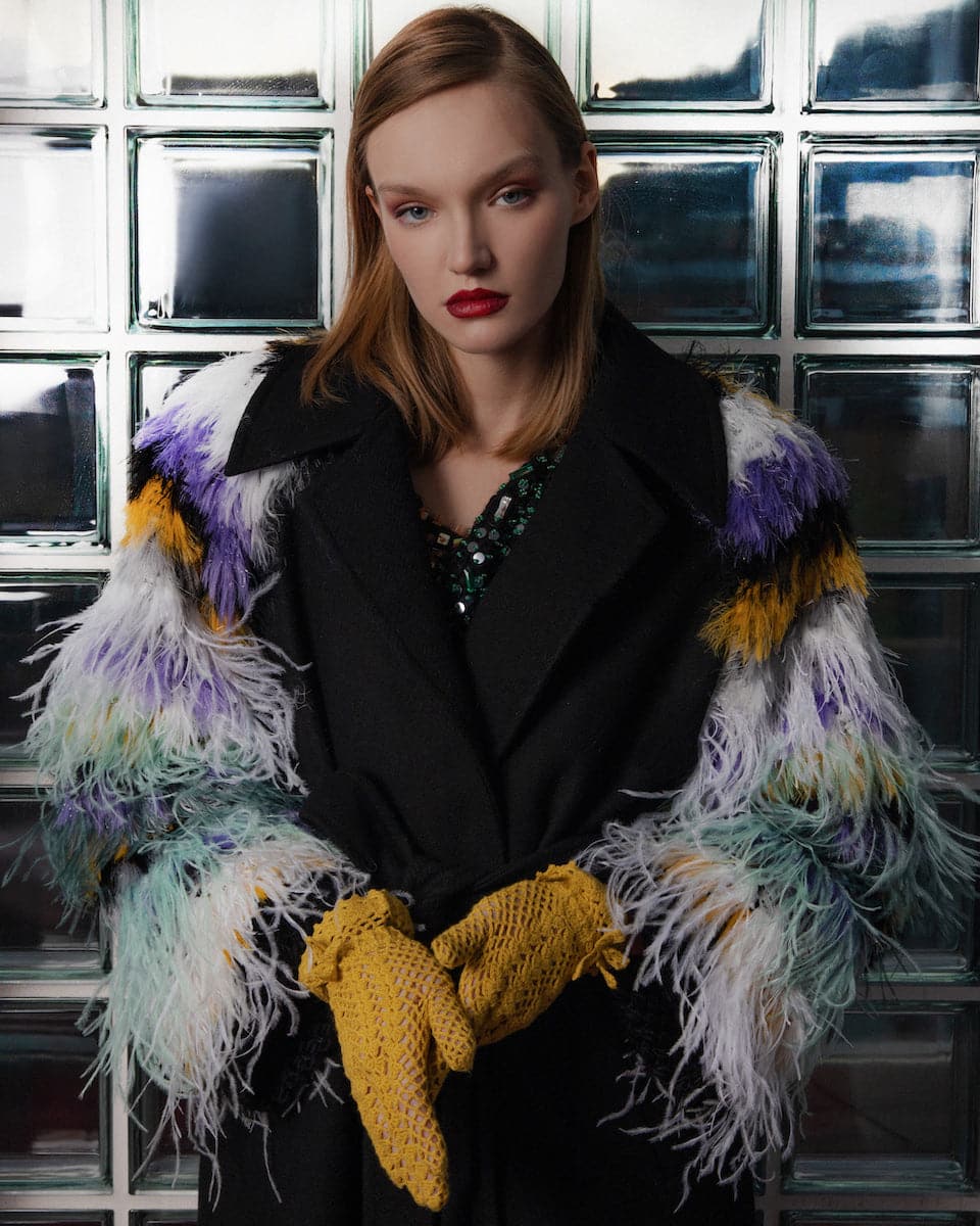 WOOL COAT WITH FEATHER-DETAILED SLEEVES - Image 4