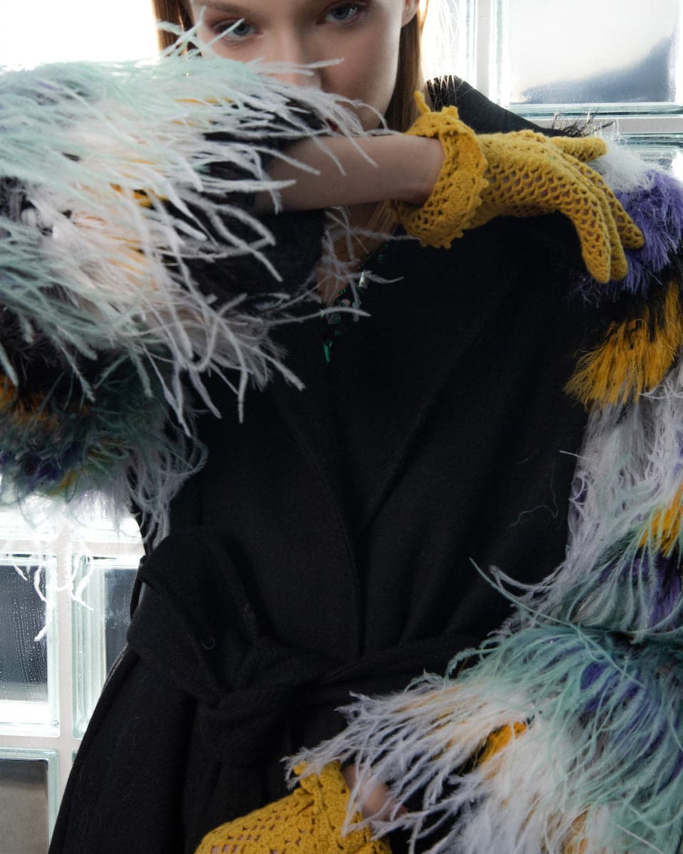 WOOL COAT WITH FEATHER-DETAILED SLEEVES - Image 5