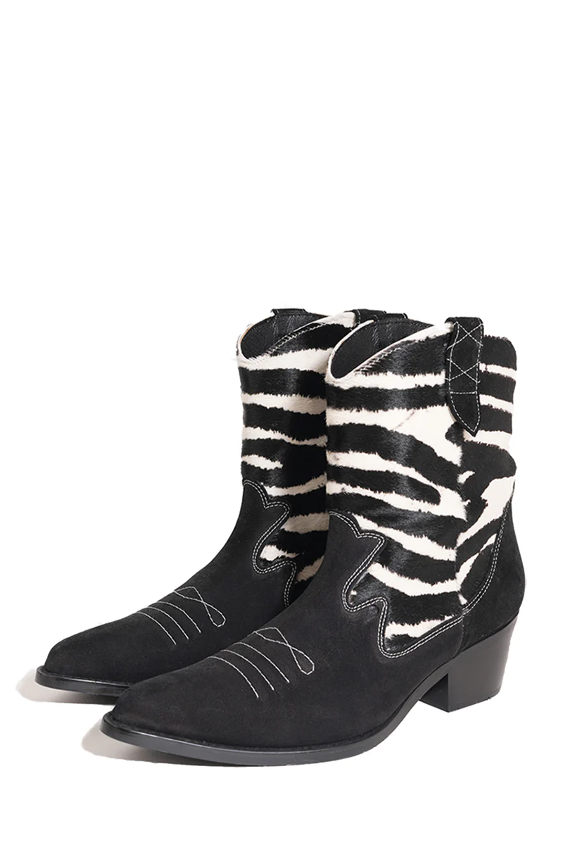 ZEBRA ANKLE WESTERN BOOT IN BLACK AND ZEBRA - Image 3